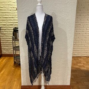 NWOT American Eagle Outfitters Navy and Cream kimono Wrap